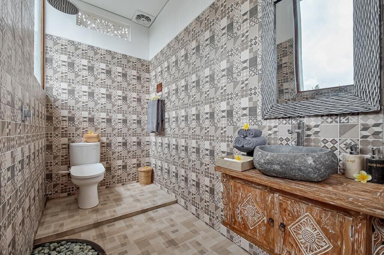 Bathroom 4, Santosha Place, Gianyar