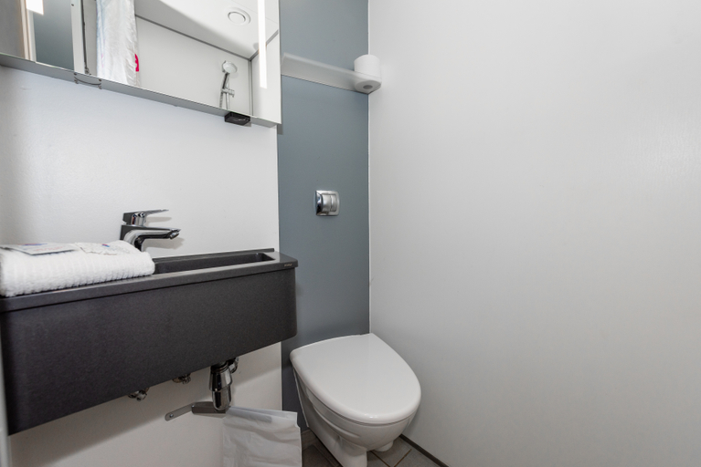 Bathroom 4, Cabinn Aarhus, Århus