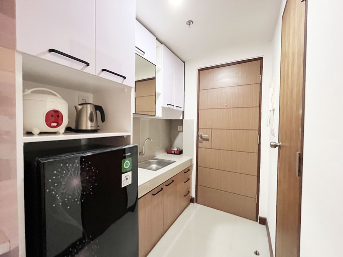 Others 4, Restful And Simply Look Studio Vida View Makassar Apartment, Makassar
