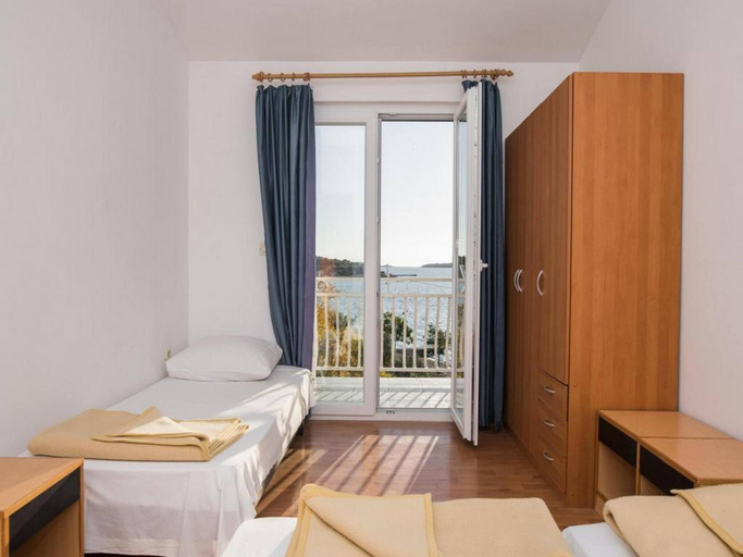 4, Apartment in Brodarica by the Beach, Šibenik