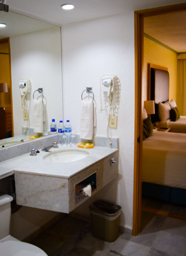 Bathroom 5, Samba Vallarta, Compostela