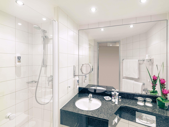Bathroom 5, Mercure Hotel Mannheim am Rathaus, Mannheim