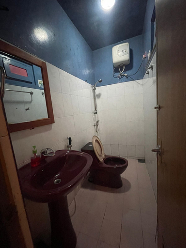 Bathroom 3, Royal Mount Hotel, Nuwara Eliya