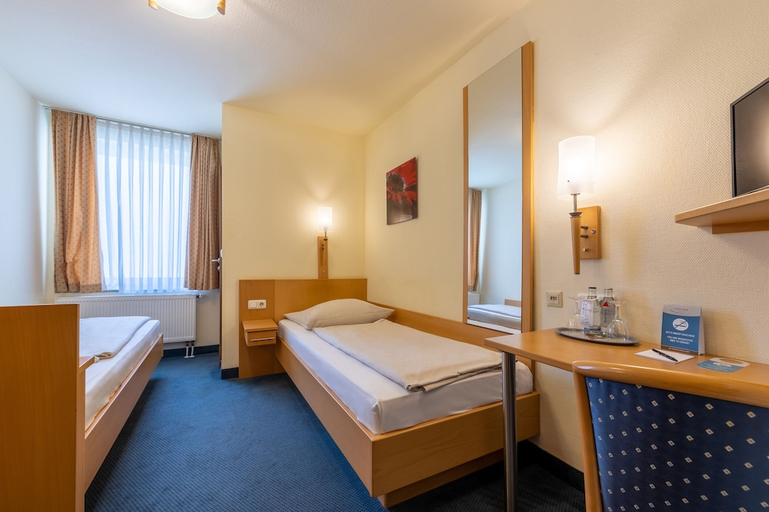 Bedroom 3, Trip Inn Hotel Conti, Köln