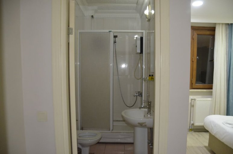 Bathroom 5, Avsin Apart Hotel, Fatih