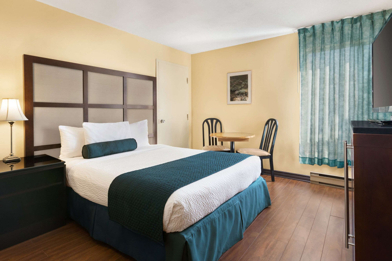 Bedroom 2, Days Inn by Wyndham Blainville Conference Centre, Thérèse-De Blainville
