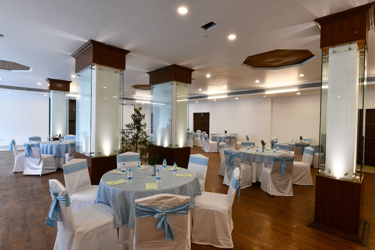 Food & Drinks 4, Mastiff Grand Manali Resort, Kullu