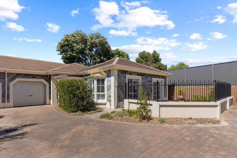Reception 2, Quiet 2-bed Retreat With Private Courtyard, Adelaide