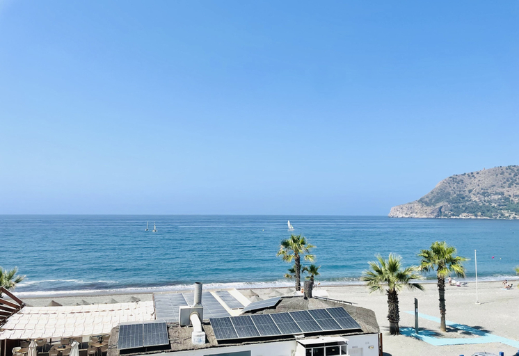 Room 2, Apartamento Sol y Mar la Herradura by At Home Cost, Granada