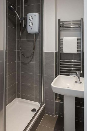 Bathroom 2, Reading Retreat 1 Bed With Private Parking, Wokingham