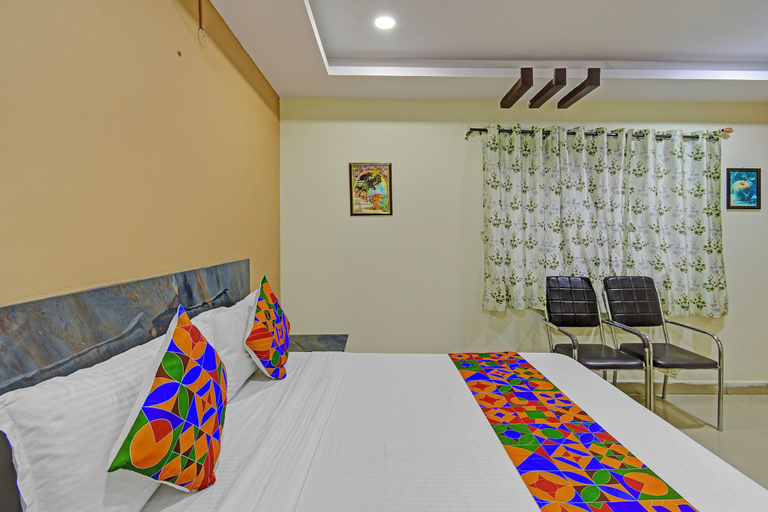 Room 2, Fabhotel Ayaansh Himayatnagar, Hyderabad
