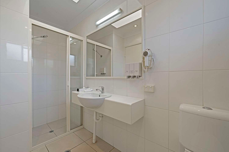 Bathroom 3, Comfort Inn Glenfield, Toowoomba - South-East