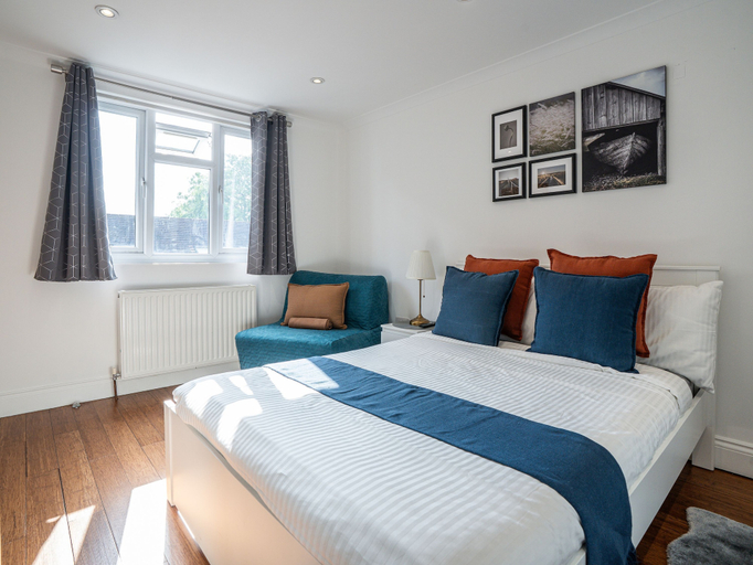 Room 4, 1 Bedroom Comfortable Flat in Kensington, London
