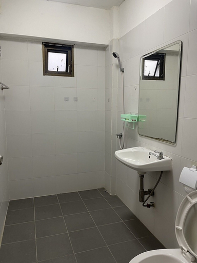 Bathroom 4, OYO 75577 Palace Hostel, Phra Khanong