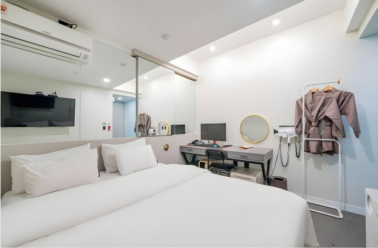 Bedroom 2, Brown Dot Suwon Jeongja Branch, Suwon