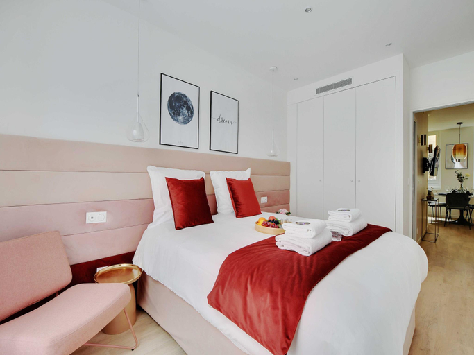Bedroom 4, Charming Apartment - 2br/6p - In the Heart of Paris, Paris
