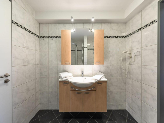 Bathroom 2, Ferienwohnung im Ferienpark Mueritz, Mecklenburgische Seenplatte
