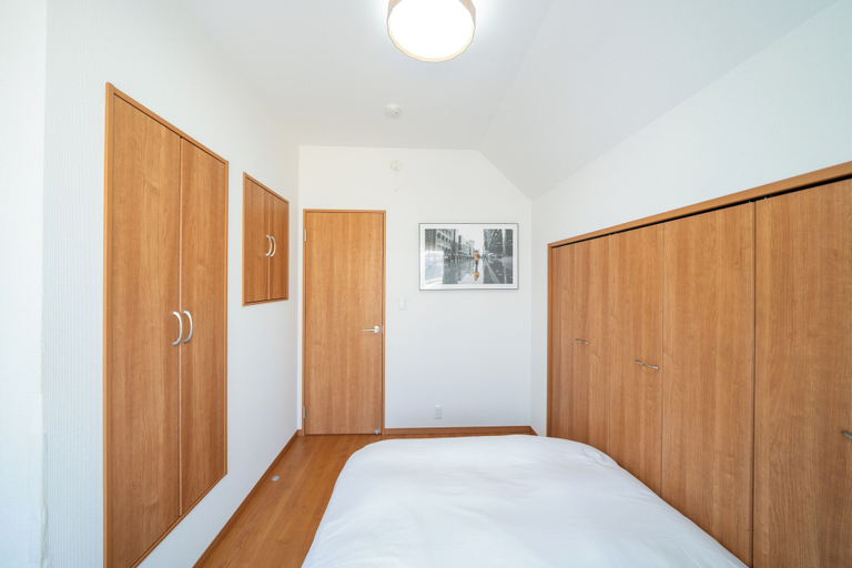 Room 4, Tokyo Home Base Haneda, Ōta