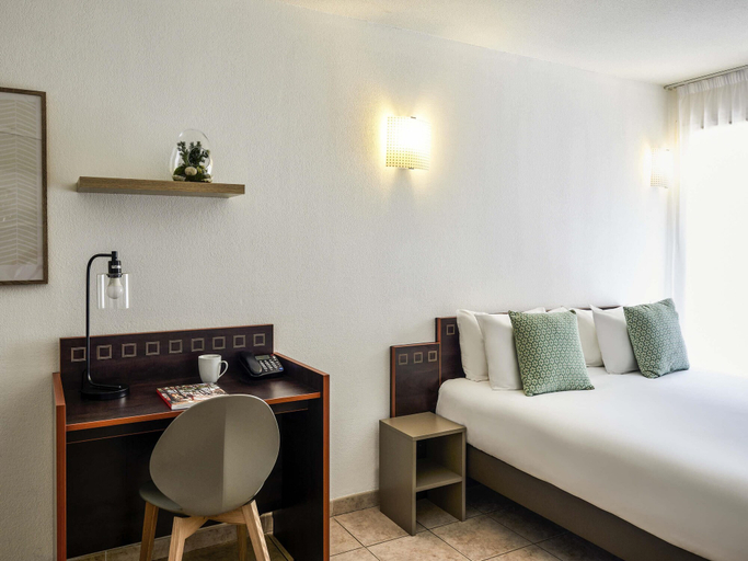 Bedroom 4, Aparthotel Adagio Access Nice Garibaldi, Alpes-Maritimes