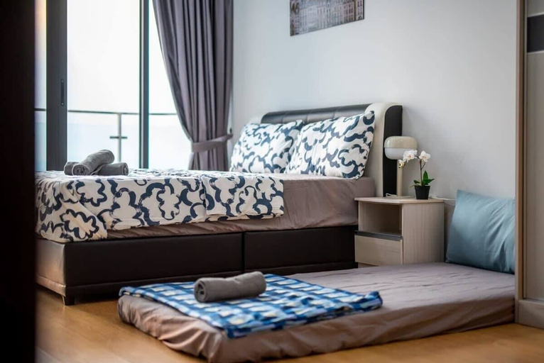 Interior 3, Chic 3BR in Danga Bay With Water Views & Parking, Johor Bahru