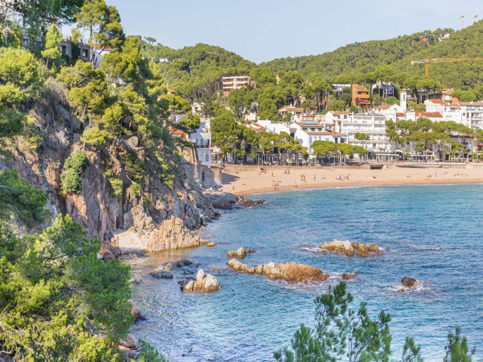 4, Apartment in Llafranc by the Sandy Beach, Girona