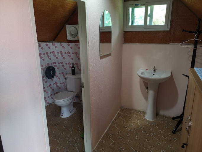 Bathroom 3, Banphu Montalang Resort, Muang Mae Hong Son