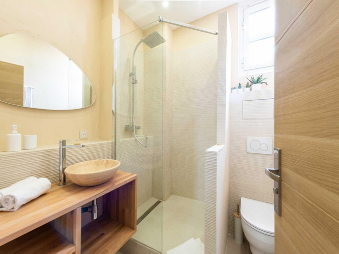 4, Modern apartment -1BDR/4P - 300m from the BEACH, Alpes-Maritimes