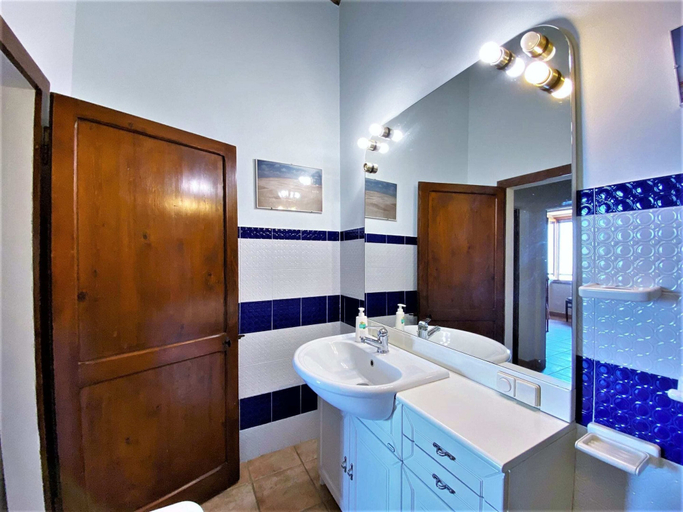 Bathroom 3, Holiday Home in Assisi With Garden Views, Perugia