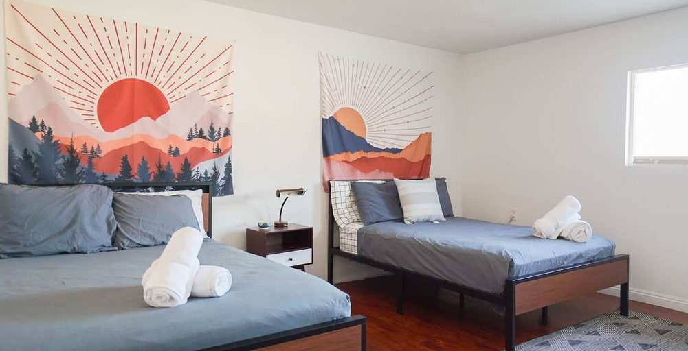 Room 2, Casa Di Sofia - 4BR With Pickleball Golf Gear, Riverside