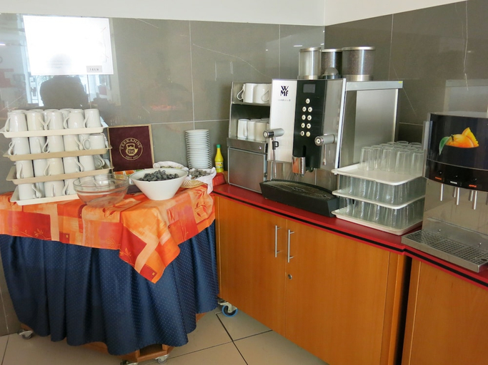 Food & Drinks 4, Olympik Artemis Hotel, Praha 7