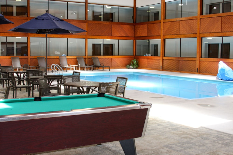 Sport & Beauty 5, Barker's Island Inn Resort, Lake Superior