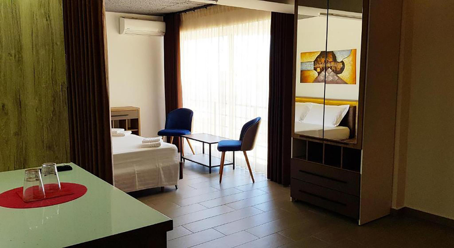 4, Asi Rooftop Hotel, Sarandës