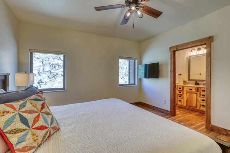 Room 2, Wild West Gold Town-15 Min From Mt Rushmore, Pennington