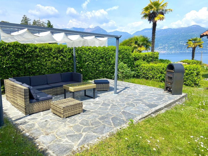 Others 4, Holiday Home by Lake Maggiore with Balcony, Varese