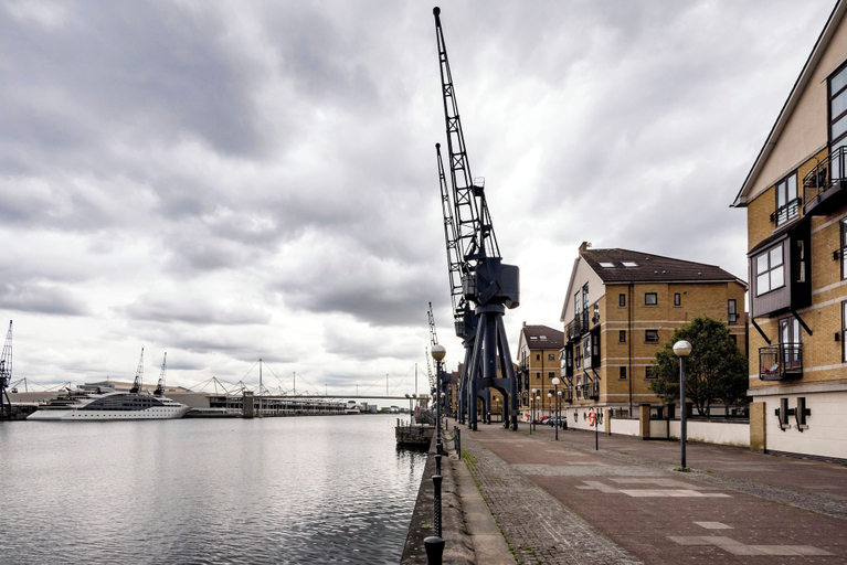 Others 5, Panoramic Docklands Home, London