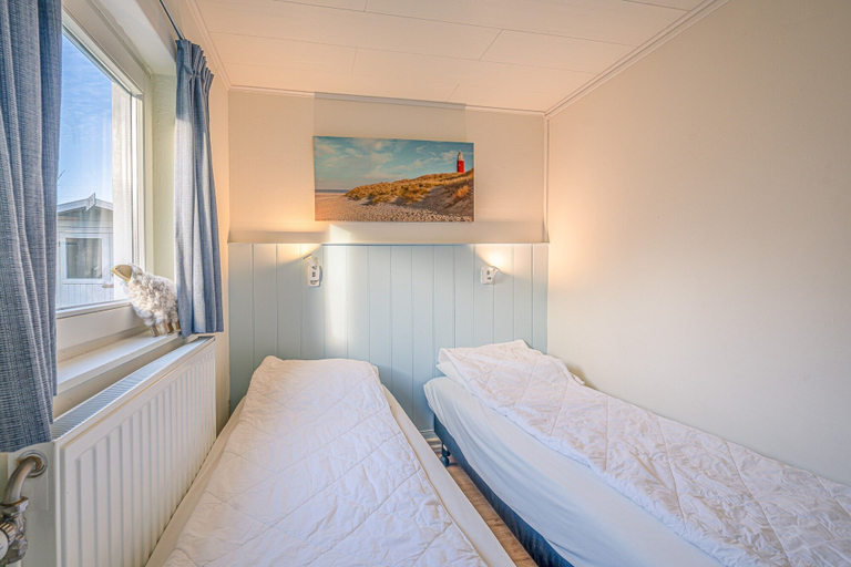 Room 2, Cozy detached bungalow for 4 persons., Texel