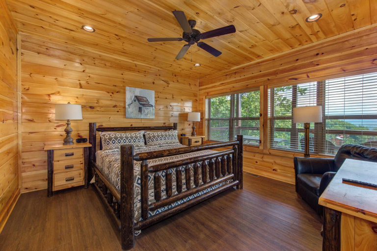 Room 5, Majestic View, Sevier
