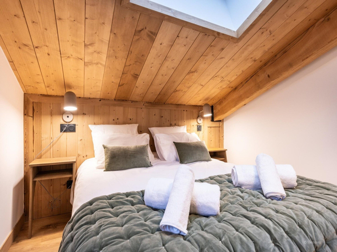 Room, Apartment in La Chapelle Near Ski Lift, Haute-Savoie
