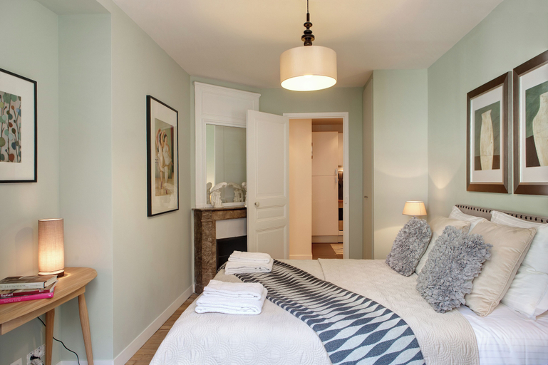 Room 5, Paris Sevigne Elegant residence, Paris