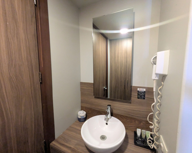 Bathroom 5, Hotel Block Suites, Mexico City