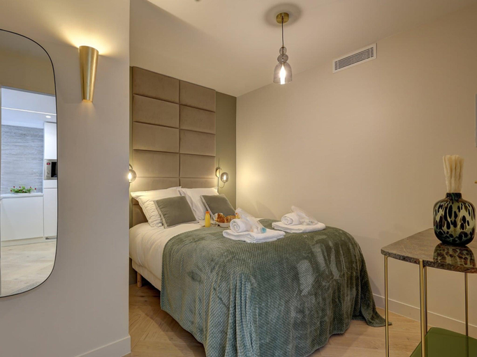 Bedroom 4, Superb AC Apartment Champs de Mars Eiffel Tower, Paris