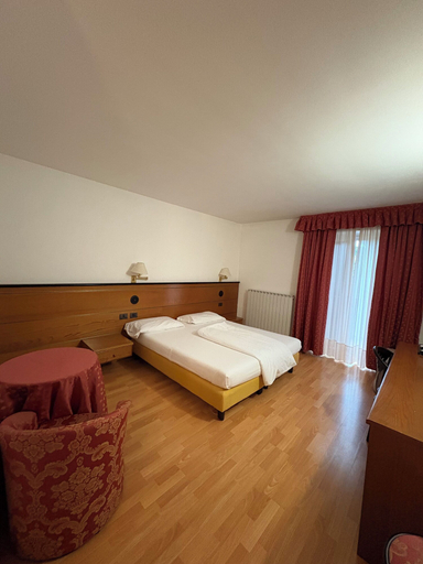 Bedroom 2, Albergo Aprica Garni, Sondrio