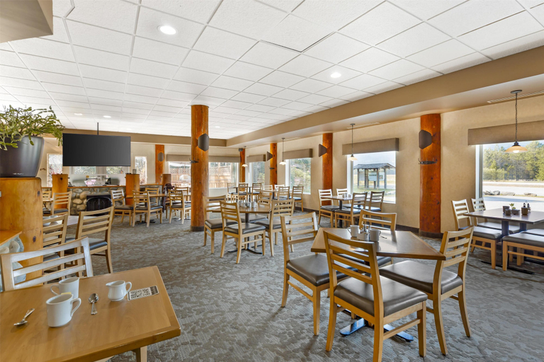 Food & Drinks 5, Best Western Plus Valemount Inn & Suites, Fraser-Fort George