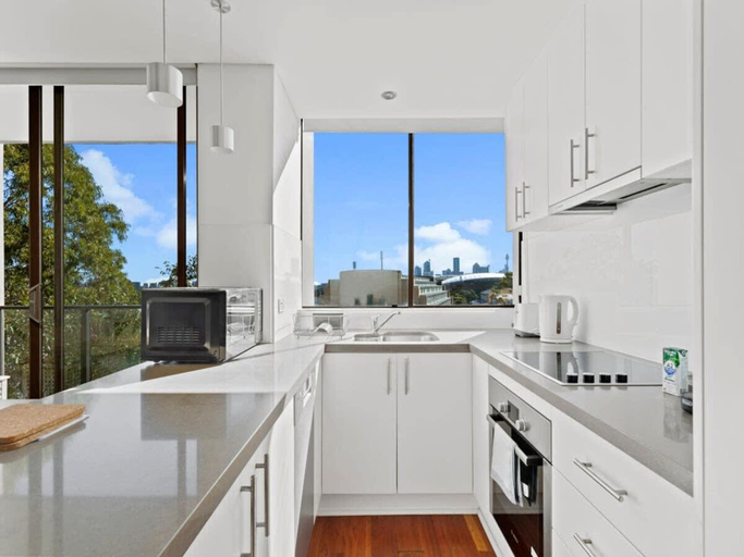 Others 5, Prime Location 2-Bed Apartment with Parking, Sydney
