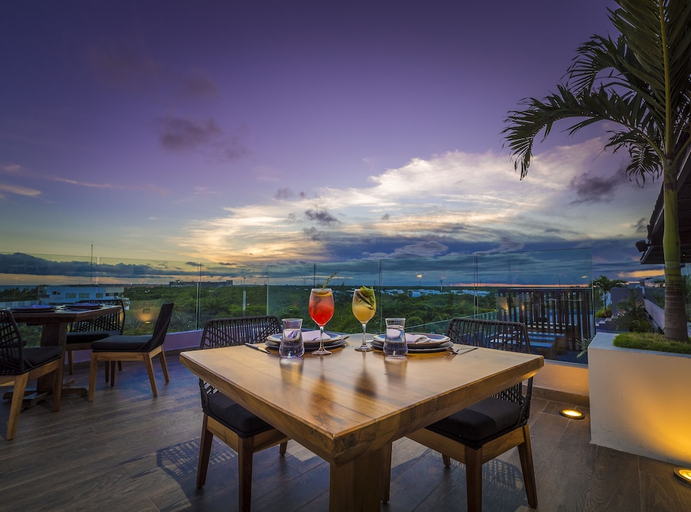 Food & Drinks 4, Mvngata Beach Hotel, Cozumel