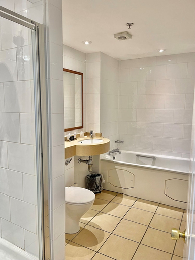 Bathroom 4, Grand Hotel Sunderland, South Tyneside