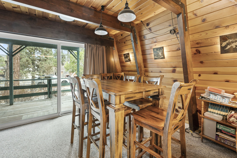 Others 4, The Bears Lair Perfect for family, San Bernardino