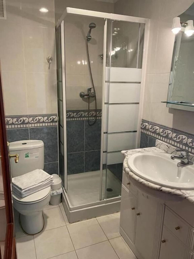 Bathroom 4, Pension San Vicente, La Rioja