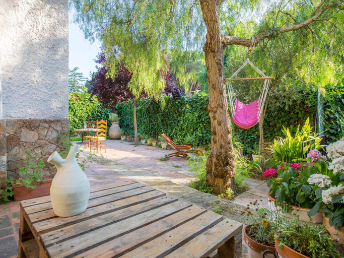4, Villa with 4 bedroom for 7 people, Girona