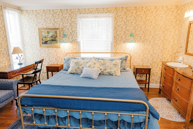 Bedroom 3, Montgomery Inn BnB, Woodford